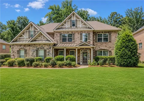 40 Village Green Court SW