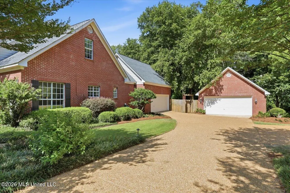 108 Blueberry Hill Lane Clinton, MS 39056