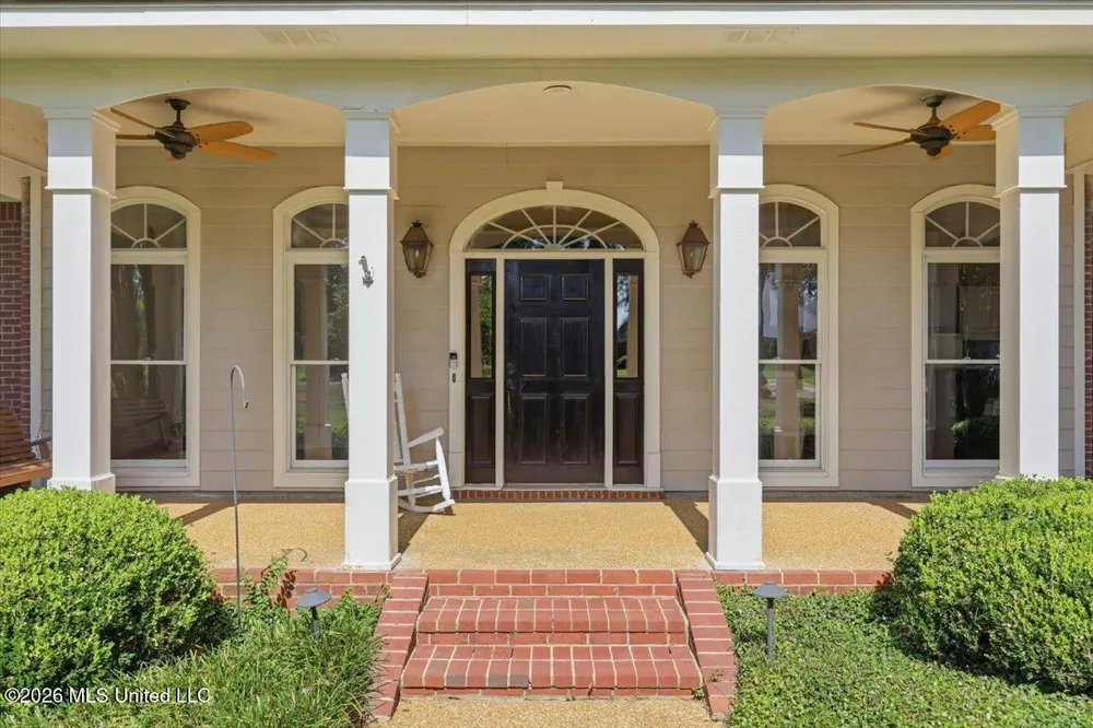 108 Blueberry Hill Lane Clinton, MS 39056