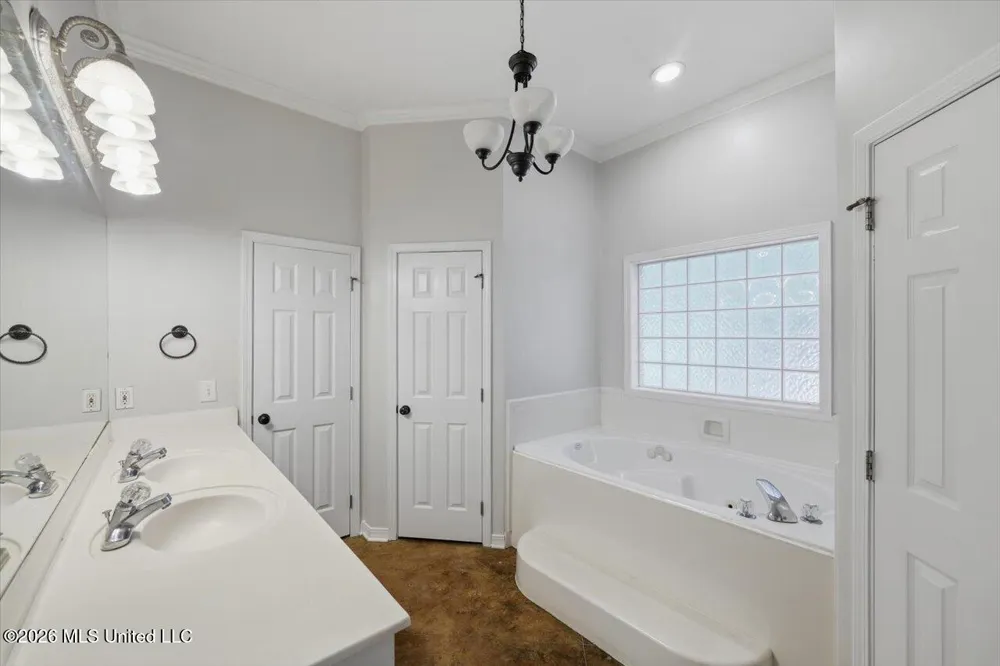 108 Blueberry Hill Lane Clinton, MS 39056