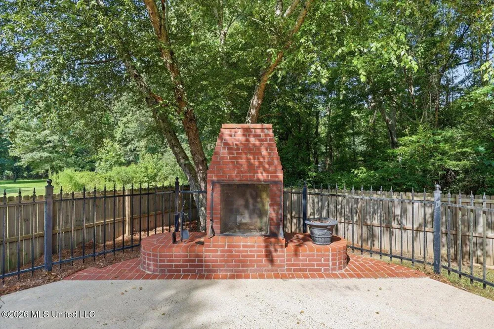 108 Blueberry Hill Lane Clinton, MS 39056