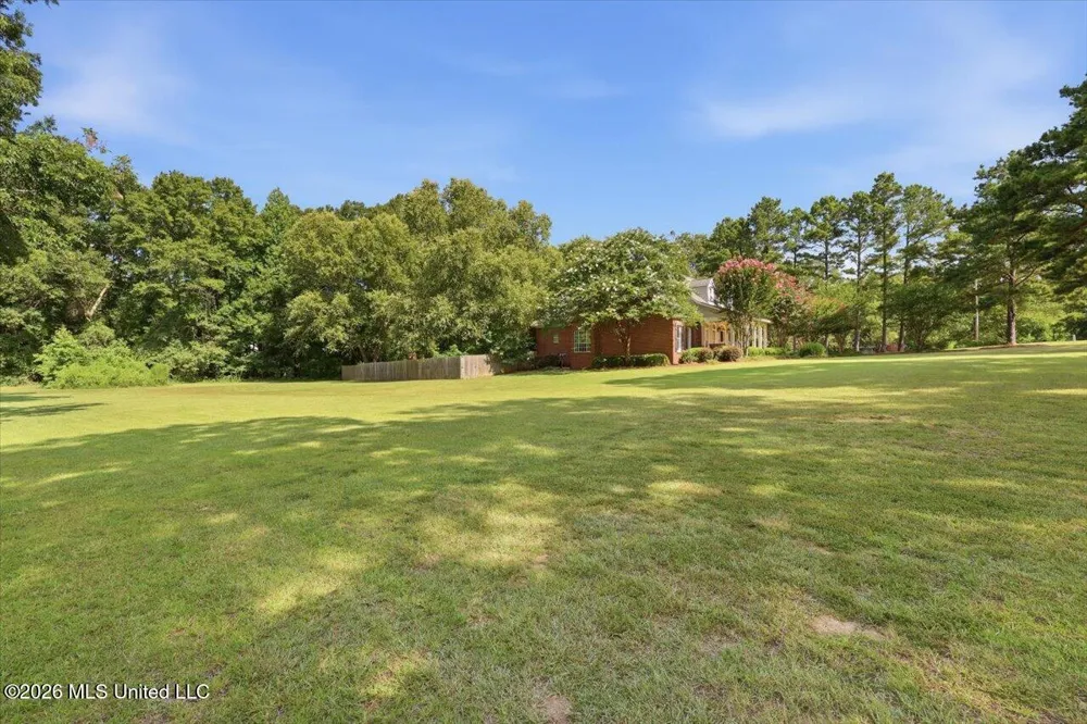 108 Blueberry Hill Lane Clinton, MS 39056