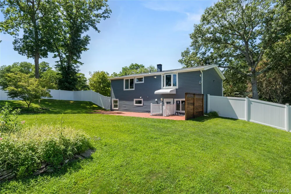 4 Bunny Lane East Setauket, NY 11733