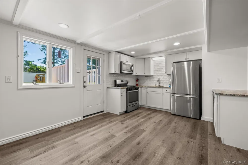 4 Bunny Lane East Setauket, NY 11733