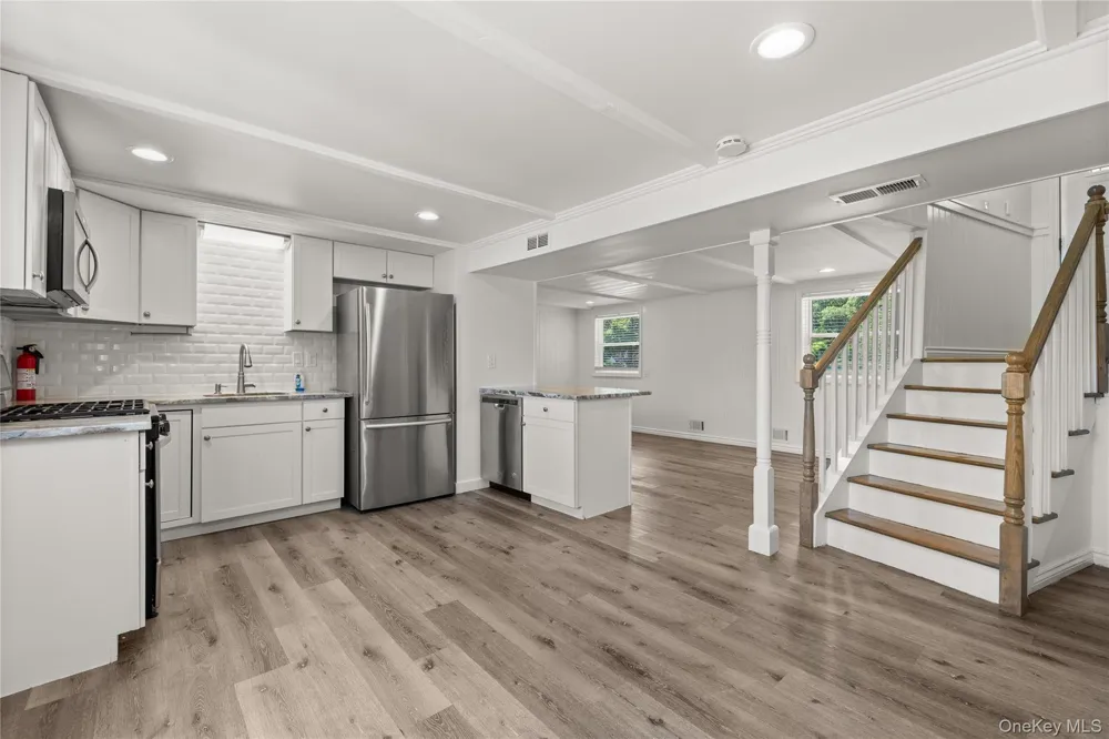 4 Bunny Lane East Setauket, NY 11733