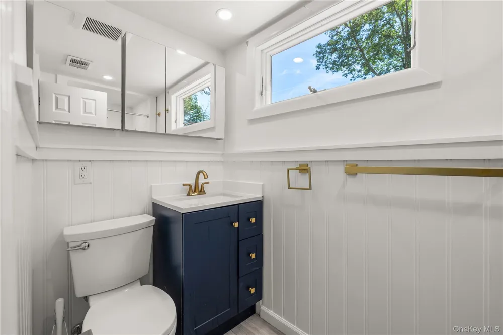 4 Bunny Lane East Setauket, NY 11733