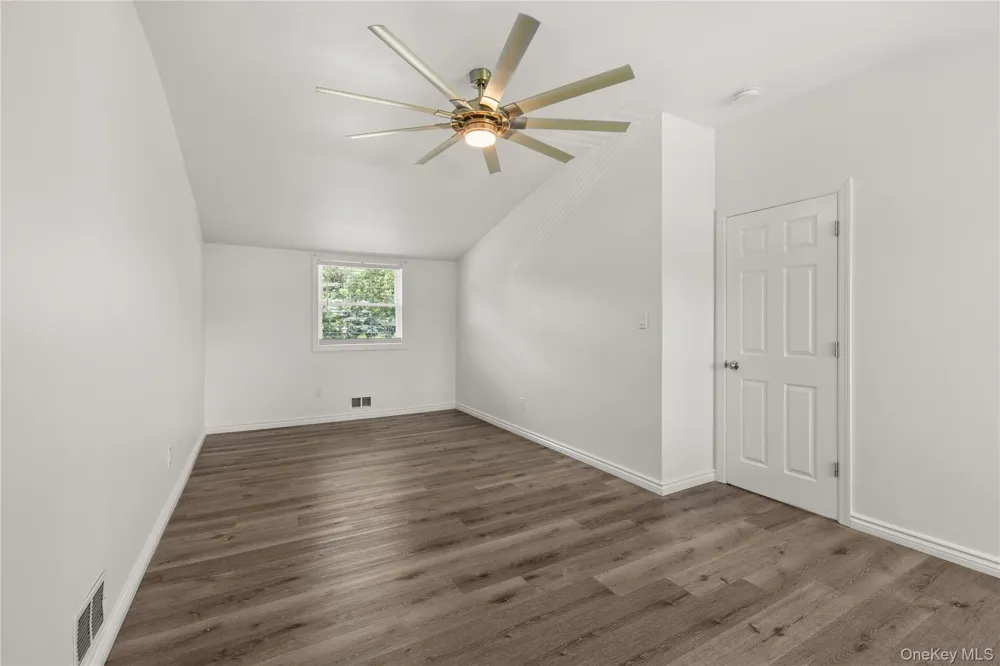 4 Bunny Lane East Setauket, NY 11733