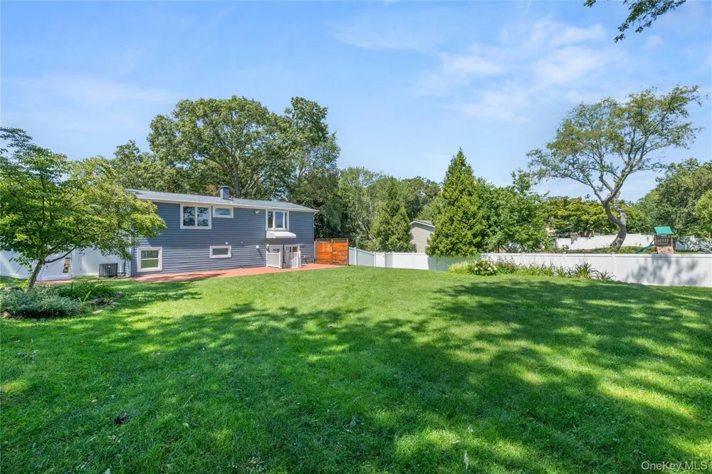 4 Bunny Lane East Setauket, NY 11733