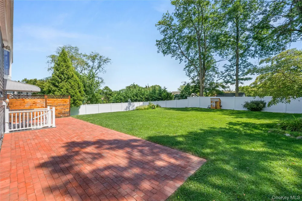 4 Bunny Lane East Setauket, NY 11733