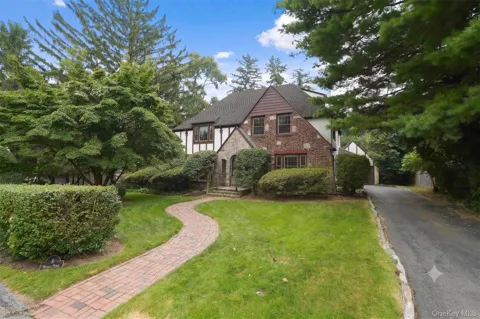 8 Ritchey Place