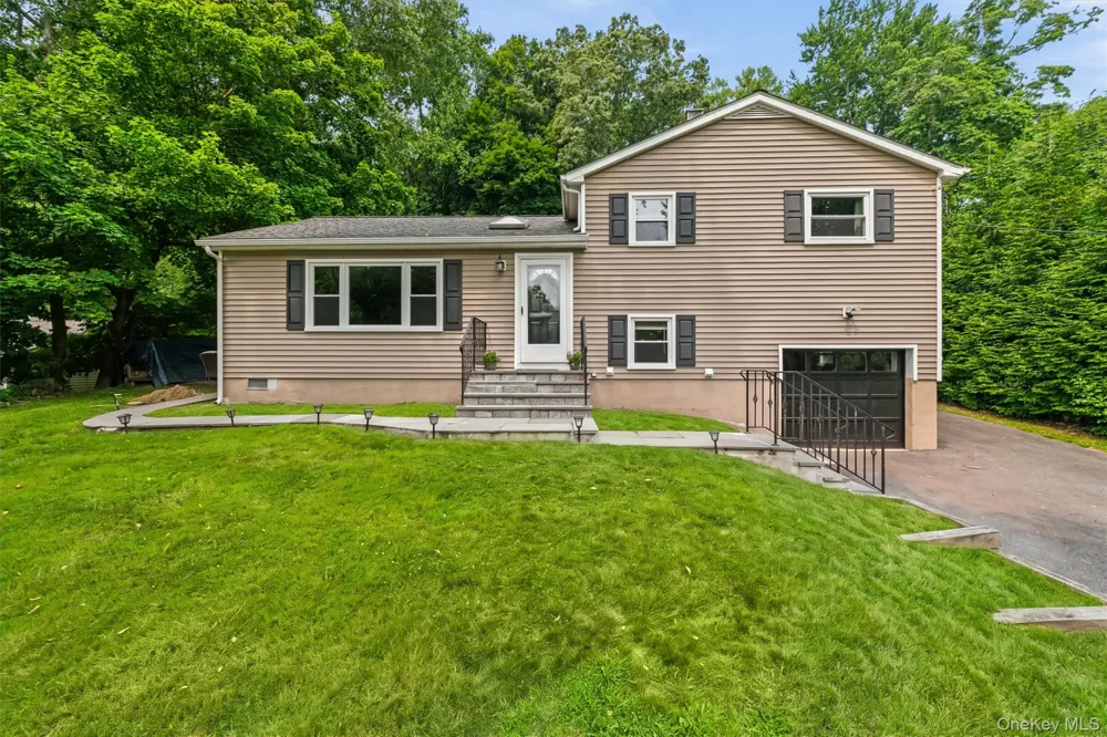 17 Ridge Road Cortlandt Manor, NY 10567