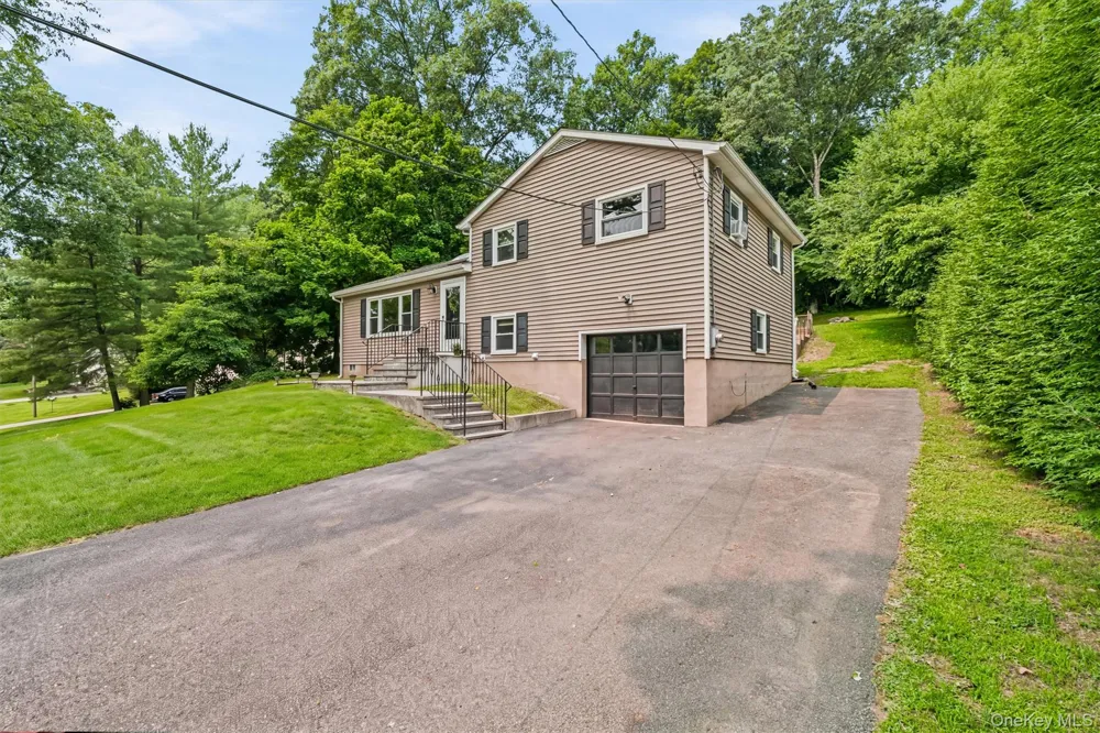 17 Ridge Road Cortlandt Manor, NY 10567