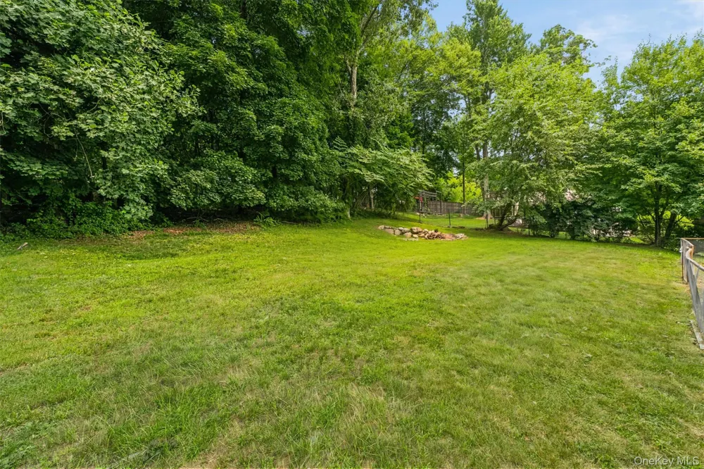 17 Ridge Road Cortlandt Manor, NY 10567