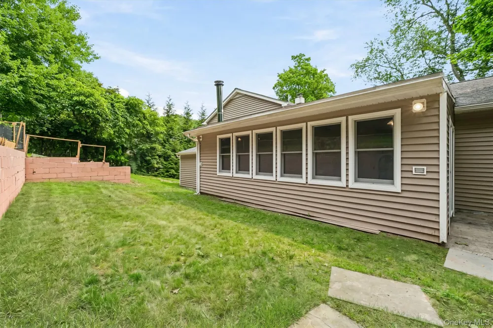 17 Ridge Road Cortlandt Manor, NY 10567