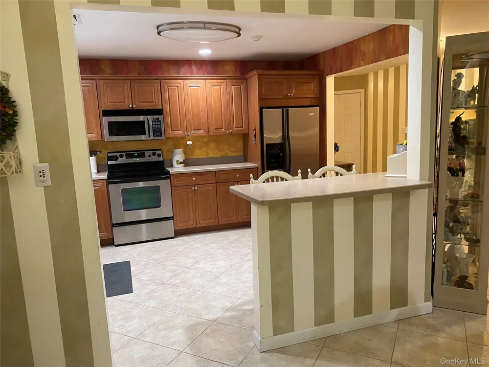 132 Captains Court Moriches, NY 11955
