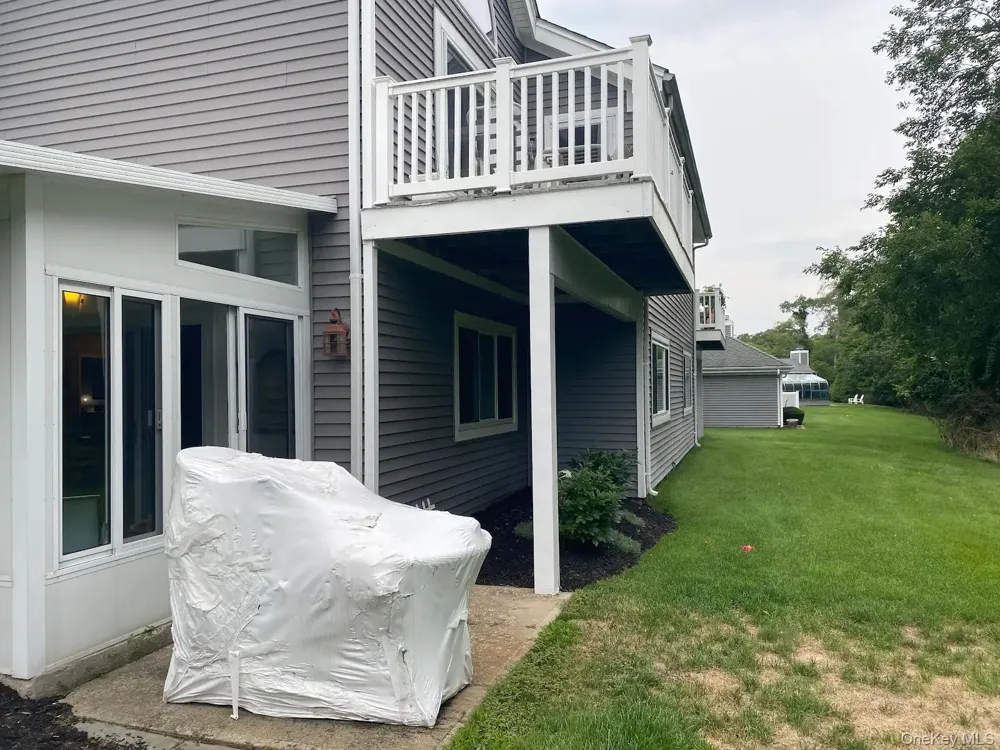 132 Captains Court Moriches, NY 11955
