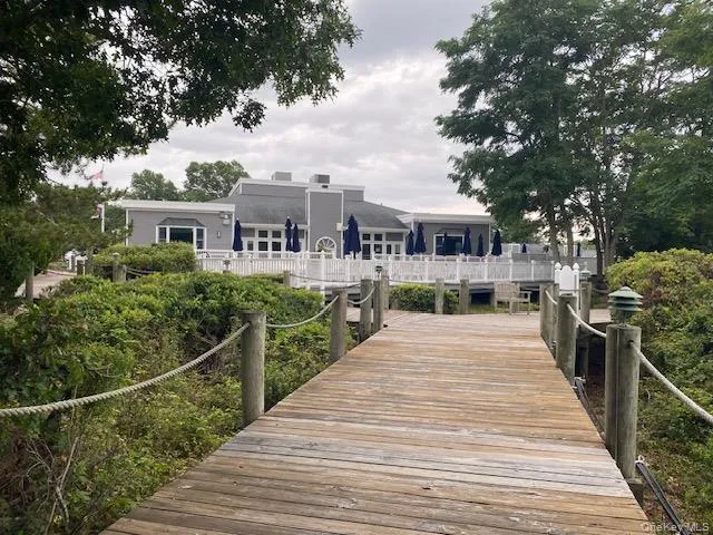 132 Captains Court Moriches, NY 11955