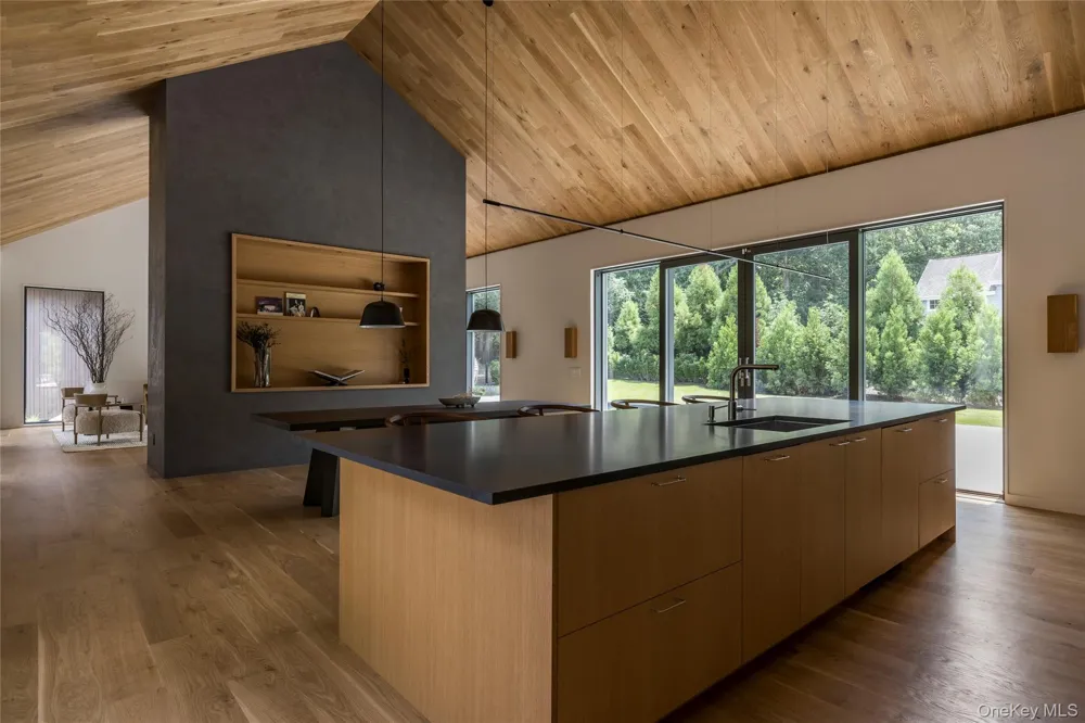 6 Great Circle Drive Shelter Island, NY 11964