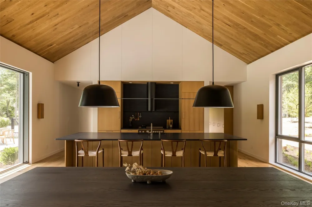 6 Great Circle Drive Shelter Island, NY 11964