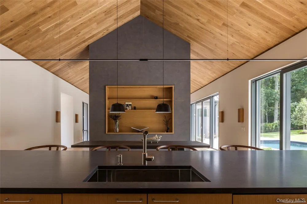 6 Great Circle Drive Shelter Island, NY 11964