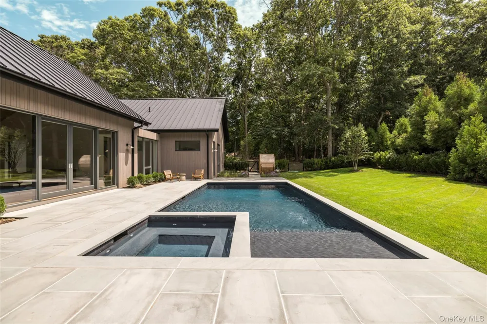 6 Great Circle Drive Shelter Island, NY 11964