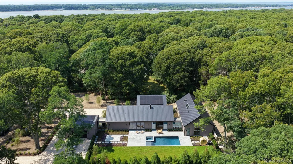6 Great Circle Drive Shelter Island, NY 11964