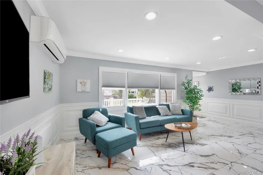 81 Barnes Street Long Beach, NY 11561