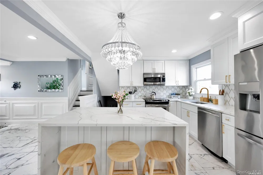 81 Barnes Street Long Beach, NY 11561
