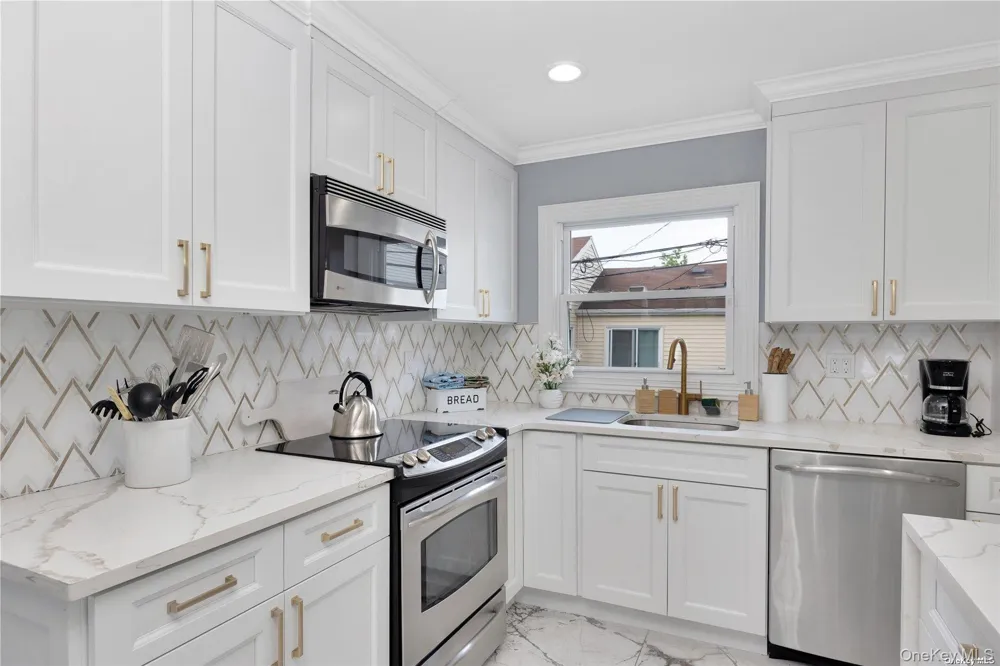 81 Barnes Street Long Beach, NY 11561