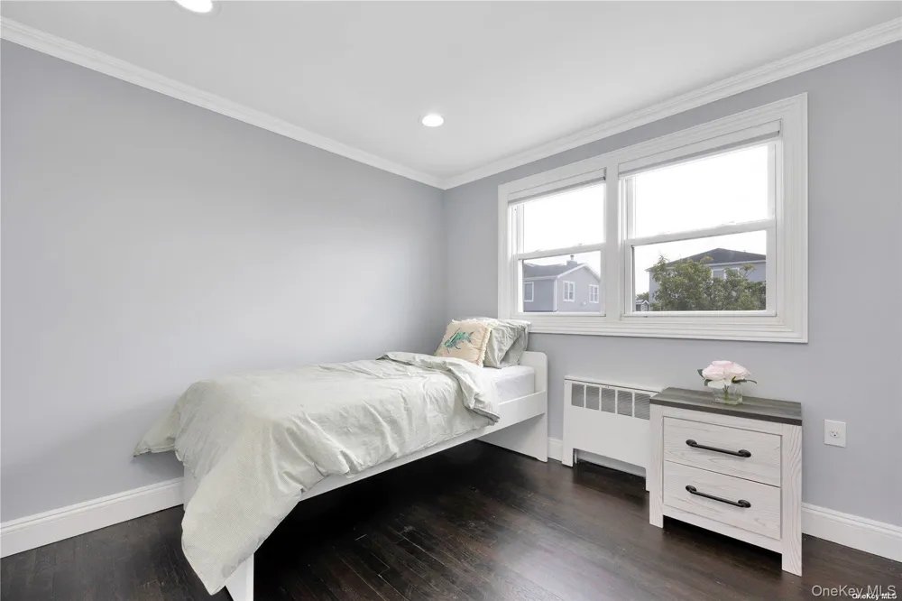 81 Barnes Street Long Beach, NY 11561
