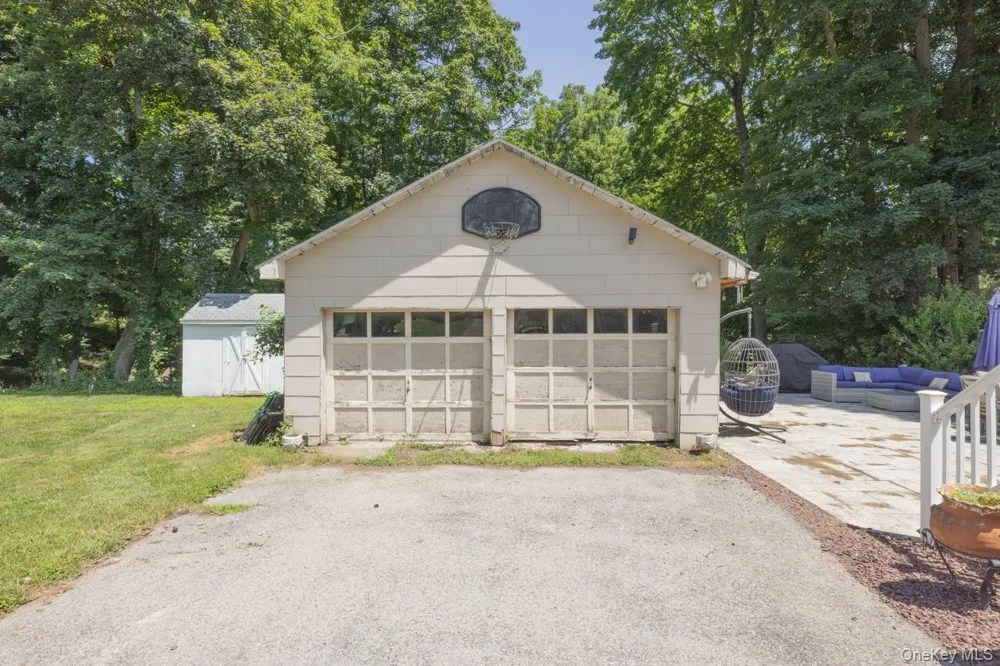 2 School House Lane Central Valley, NY 10917