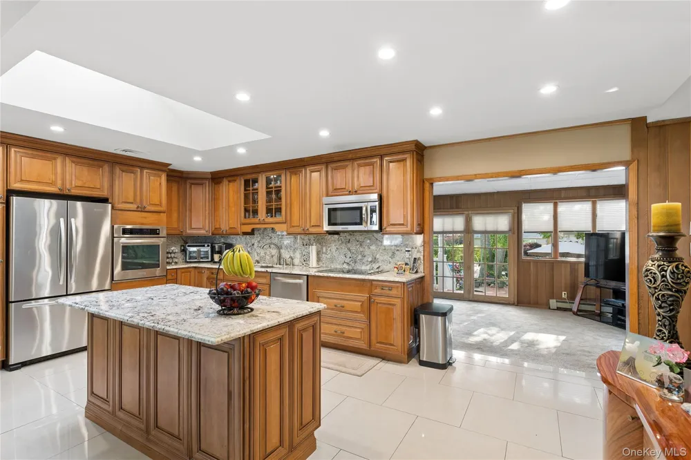 61 Timber Drive Calverton, NY 11933