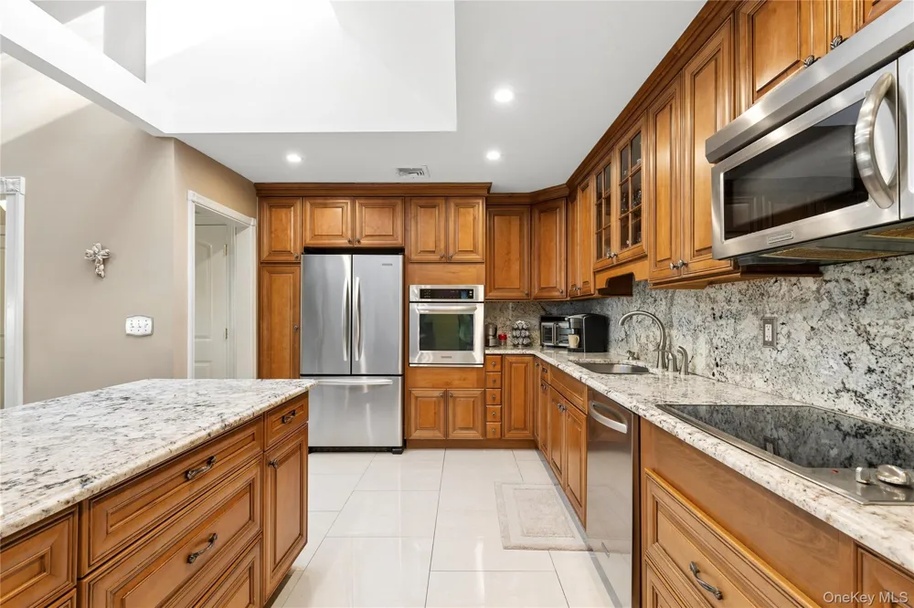 61 Timber Drive Calverton, NY 11933