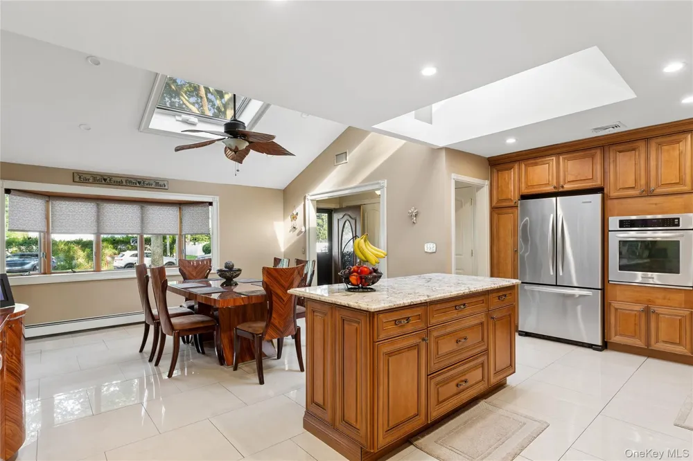 61 Timber Drive Calverton, NY 11933