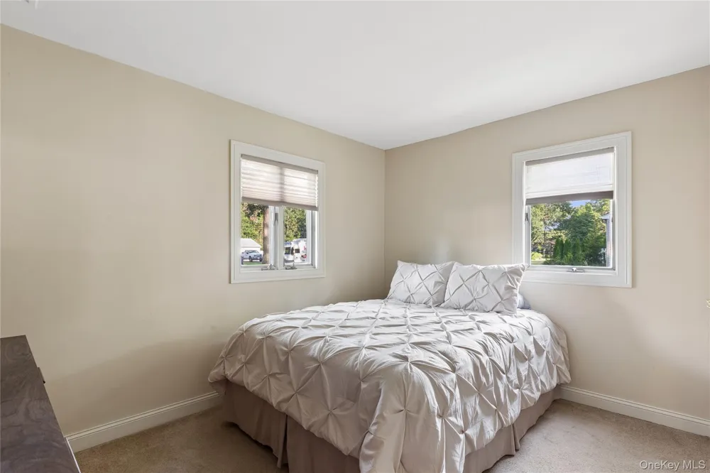 61 Timber Drive Calverton, NY 11933
