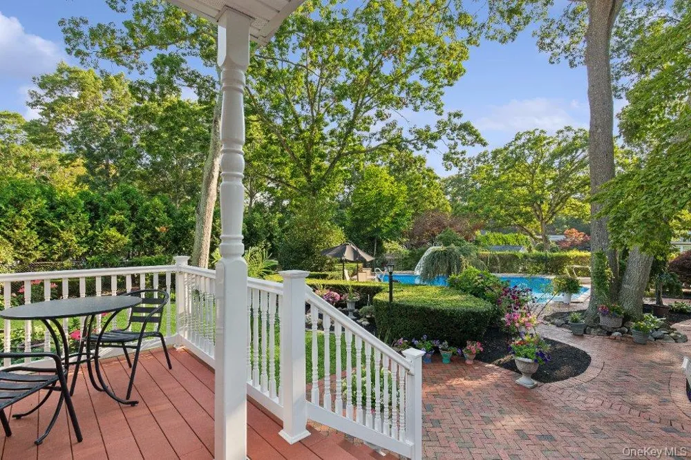 61 Timber Drive Calverton, NY 11933