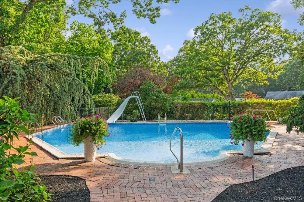 61 Timber Drive Calverton, NY 11933