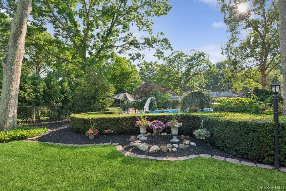 61 Timber Drive Calverton, NY 11933
