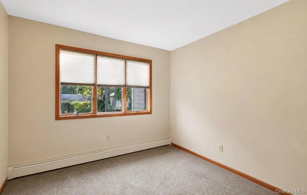 61 Timber Drive Calverton, NY 11933