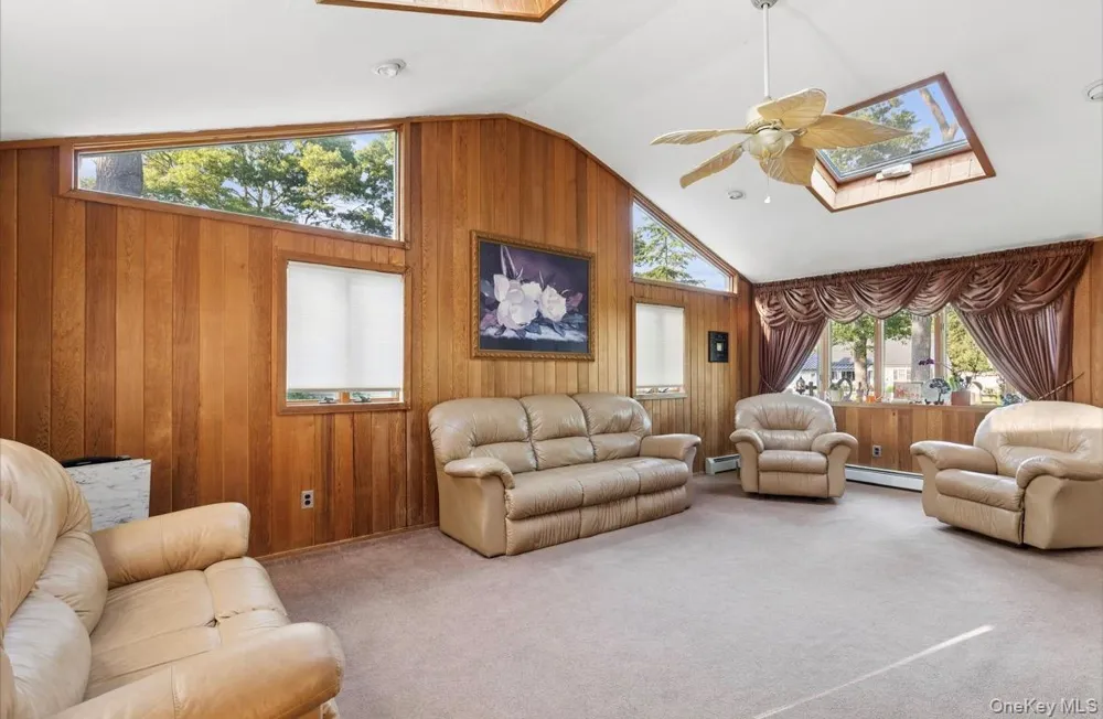61 Timber Drive Calverton, NY 11933