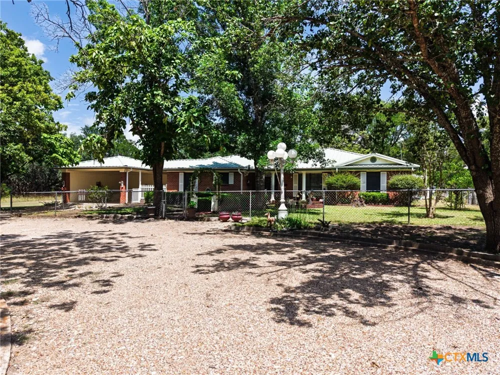 105 LMS LANE Gatesville, TX 76528