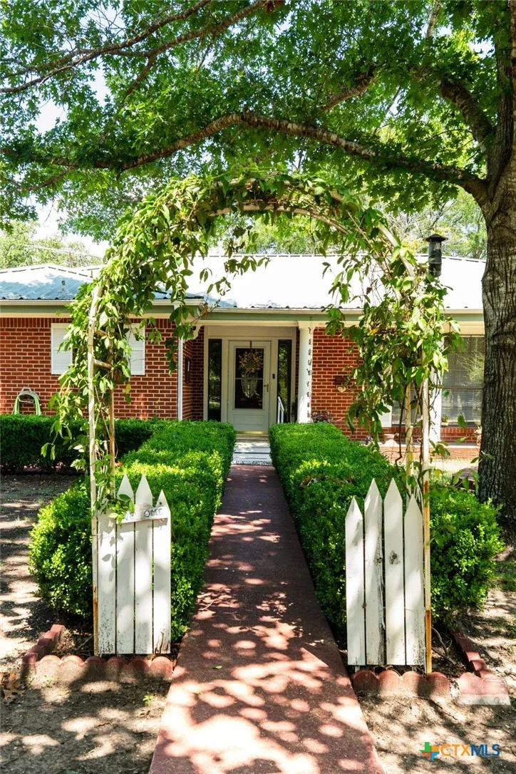 105 LMS LANE Gatesville, TX 76528