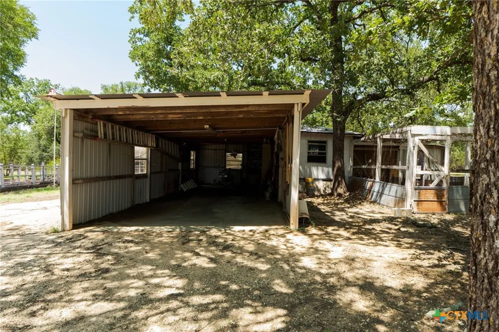 105 LMS LANE Gatesville, TX 76528