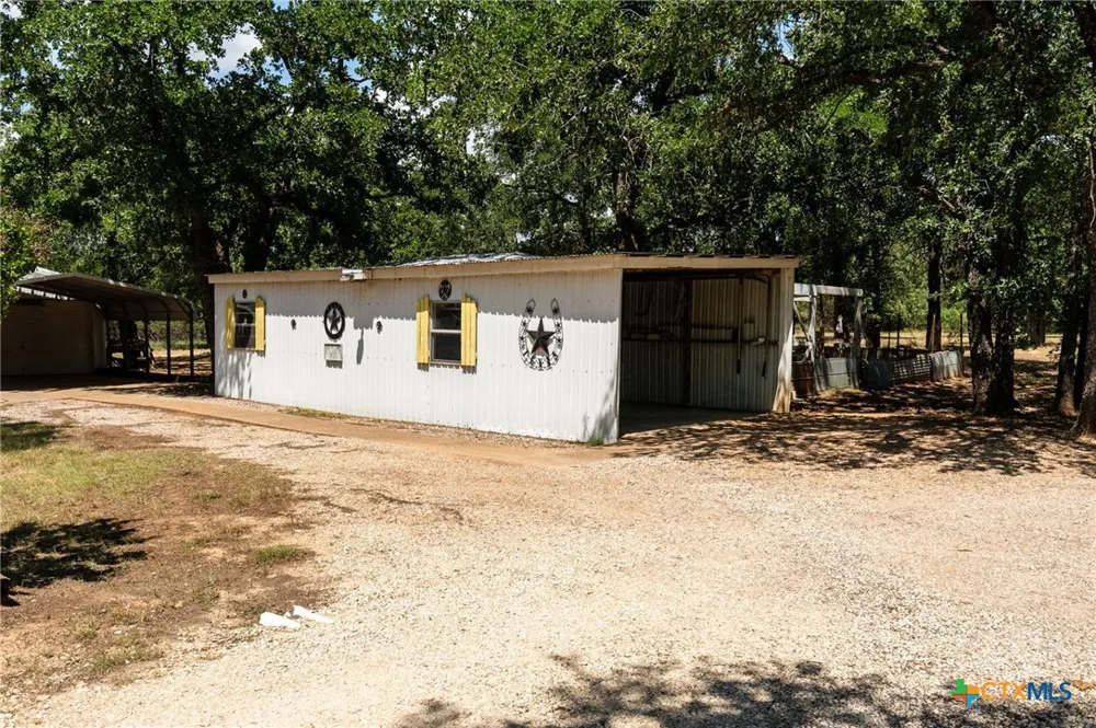 105 LMS LANE Gatesville, TX 76528