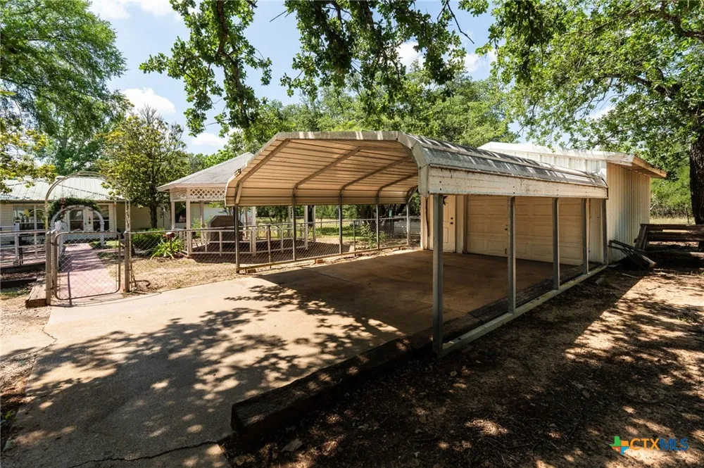 105 LMS LANE Gatesville, TX 76528