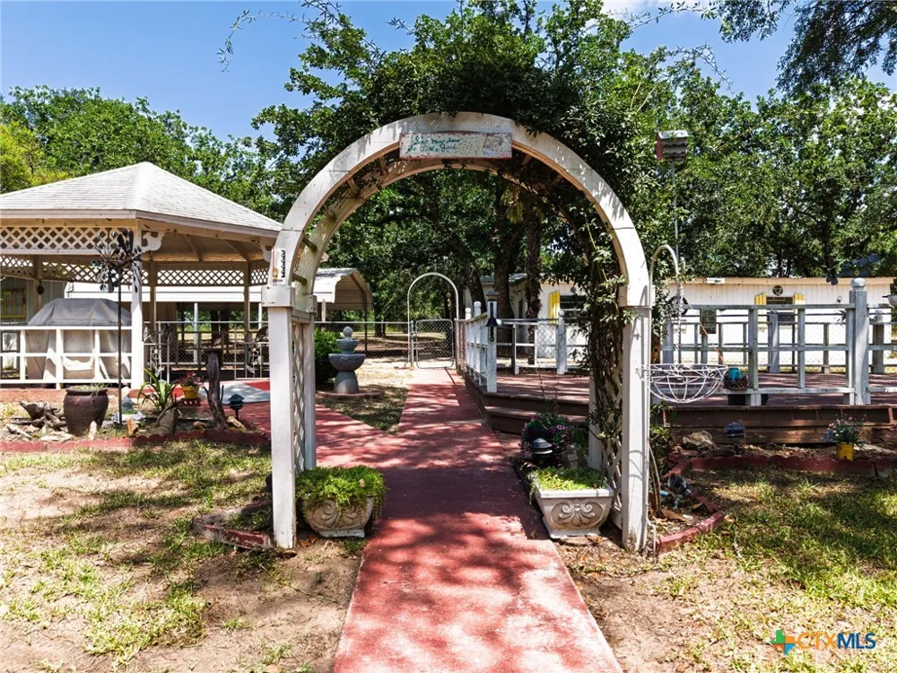 105 LMS LANE Gatesville, TX 76528