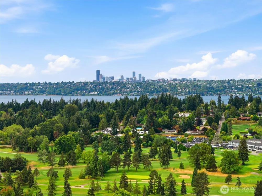 8900 NE 16th Street Clyde Hill, WA 98004