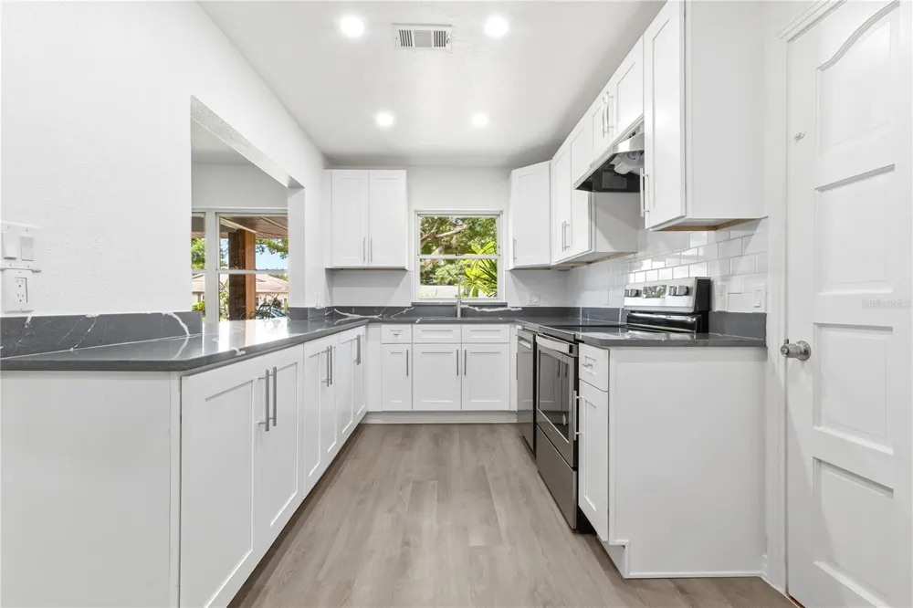 10 S ORION AVENUE Clearwater, FL 33765