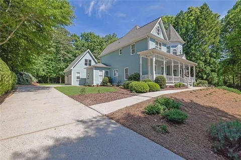 360 Coach House Lane