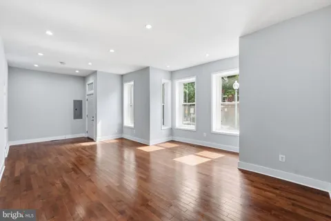 1618 1ST STREET NE #1